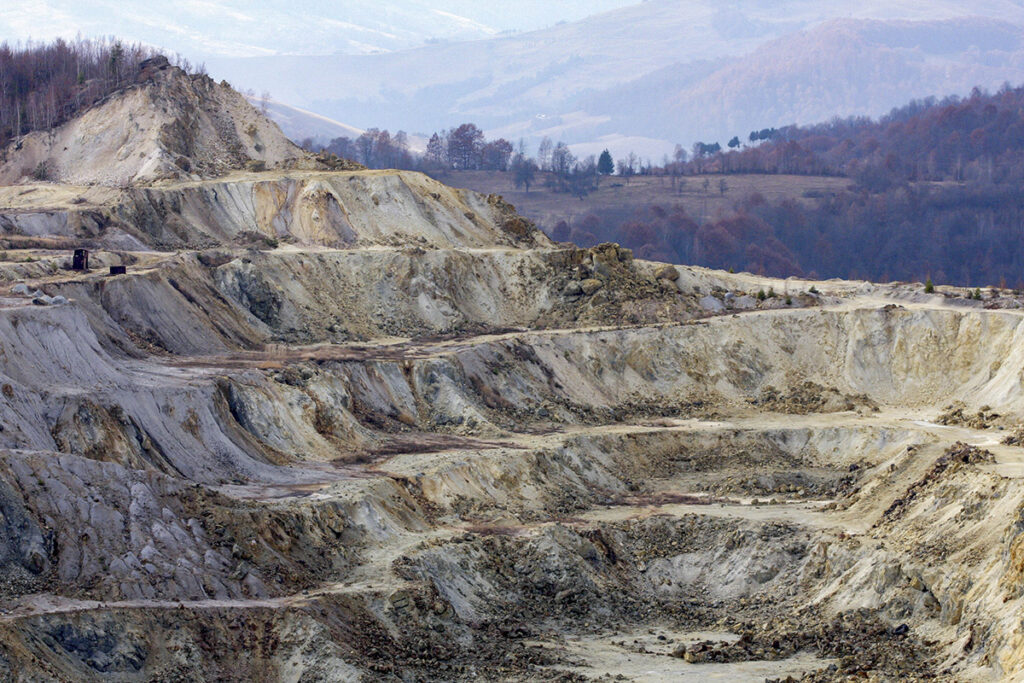 Cariera Carnic, de la Rosia Montana, vineri, 11 noiembrie.